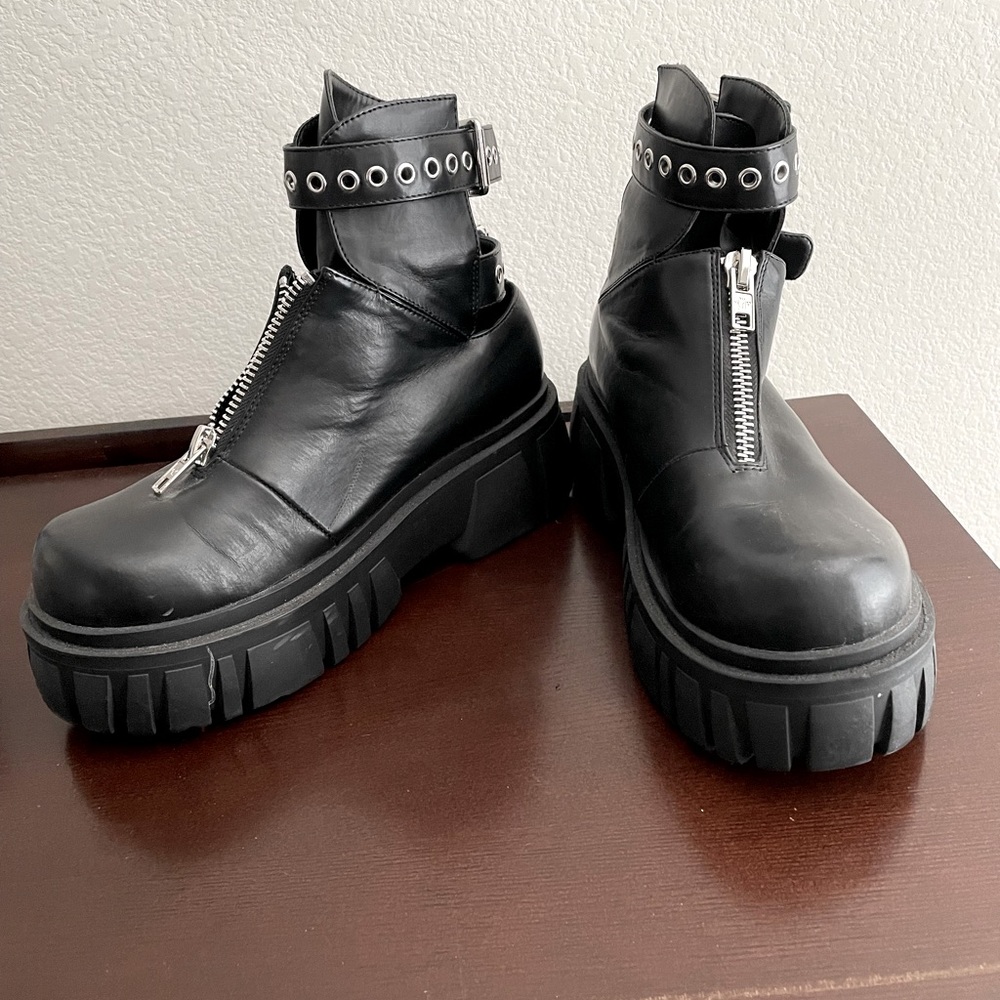Dollskill platform shoe 10W